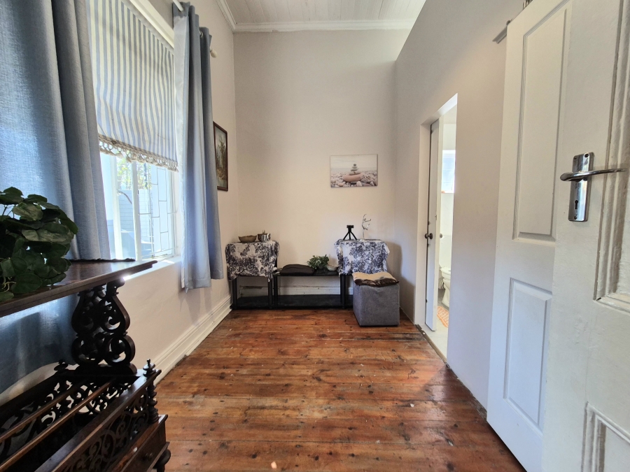 4 Bedroom Property for Sale in Wynberg Upper Western Cape
